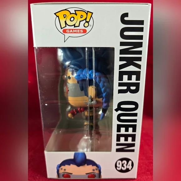 Funko Pop! Overwatch 2 - Junker Queen #934 (Nib) With Pop Protector - Picture 5 of 7